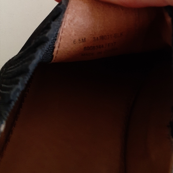 Frye pointed toe black leather ankle booties - Picture 7 of 8